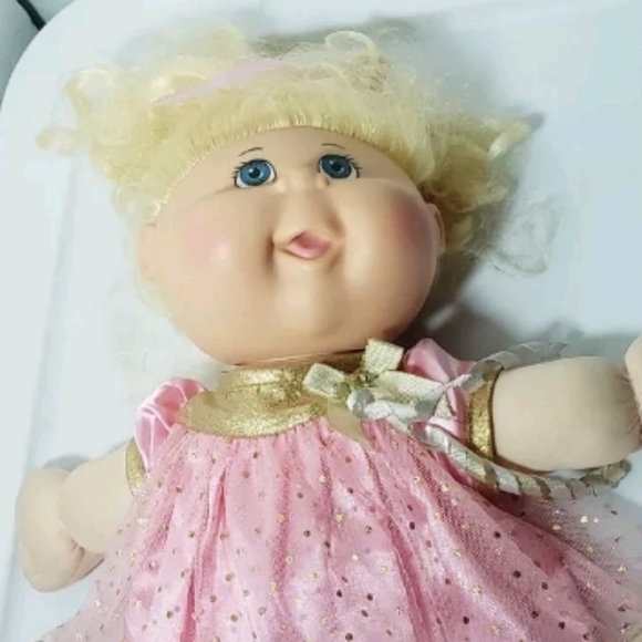 2015 Cabbage Patch Doll - Picture 5 of 6